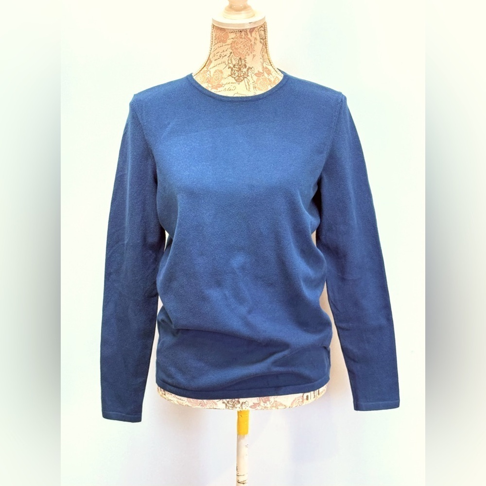 BELFORD Blue crew neck knit sweater size M